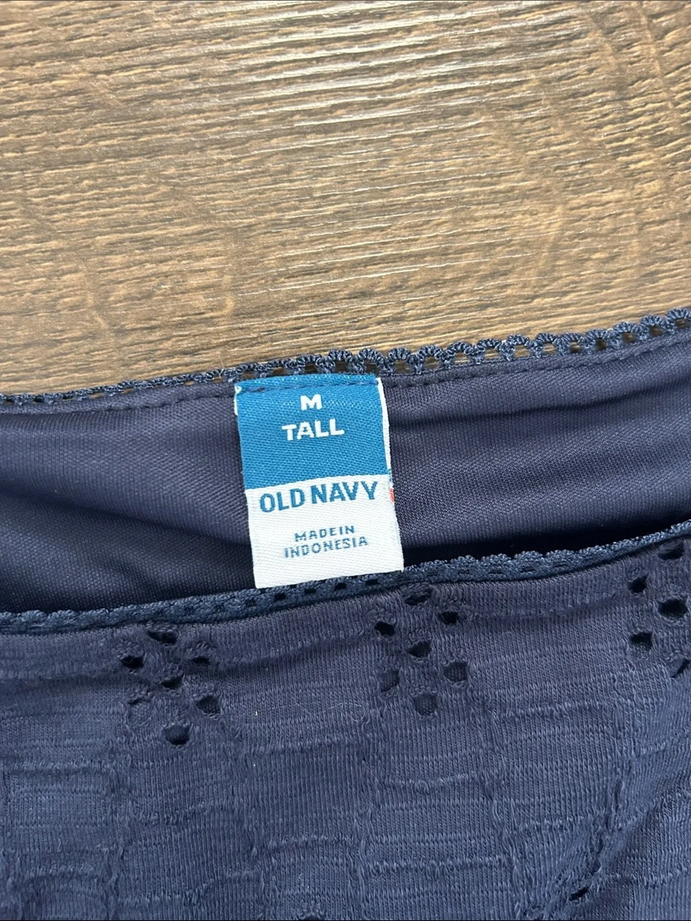 Old Navy Navy Eyelet Square Scoop Tank Top - Picture 2 of 2